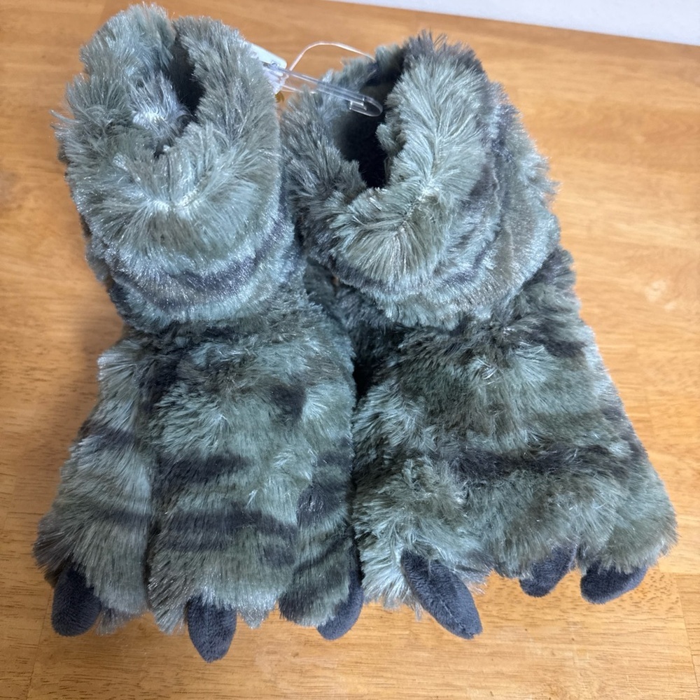 Carters Kids Monster Feet Fuzzy House Shoes XL 11-12 Green NWT